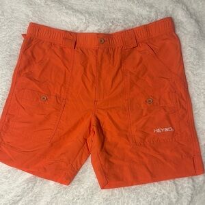 HEYBO BAY MENS SIZE MEDIUM SHORTS - 7" INSEAM CORAL COLOR